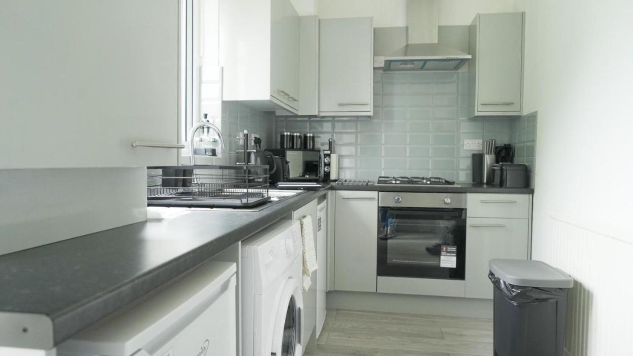 Вилла Jewel Of Barking London Экстерьер фото